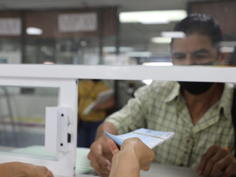 En Michoacán, cerca de 2 mil maestros cobran sin dar clase Erick Avilés