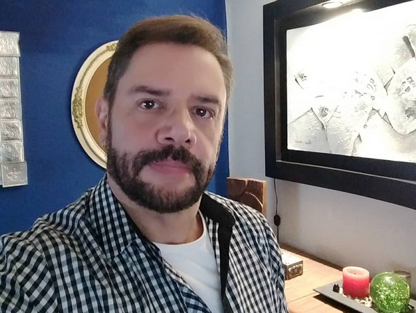Envía el actor Héctor Parra comunicado desde prisión