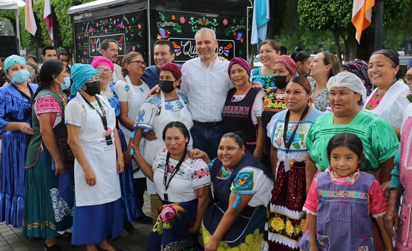 Festeja Bedolla mamás Festival Michoacán