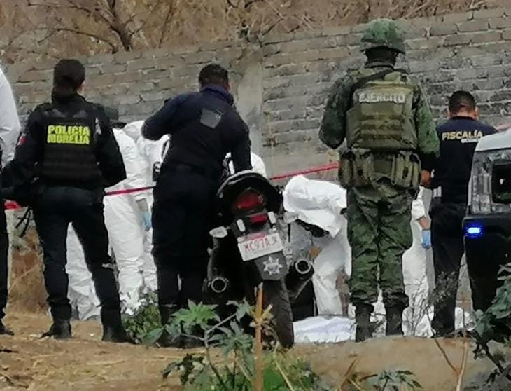 Hallan dos personas asesinadas en predio de Morelia