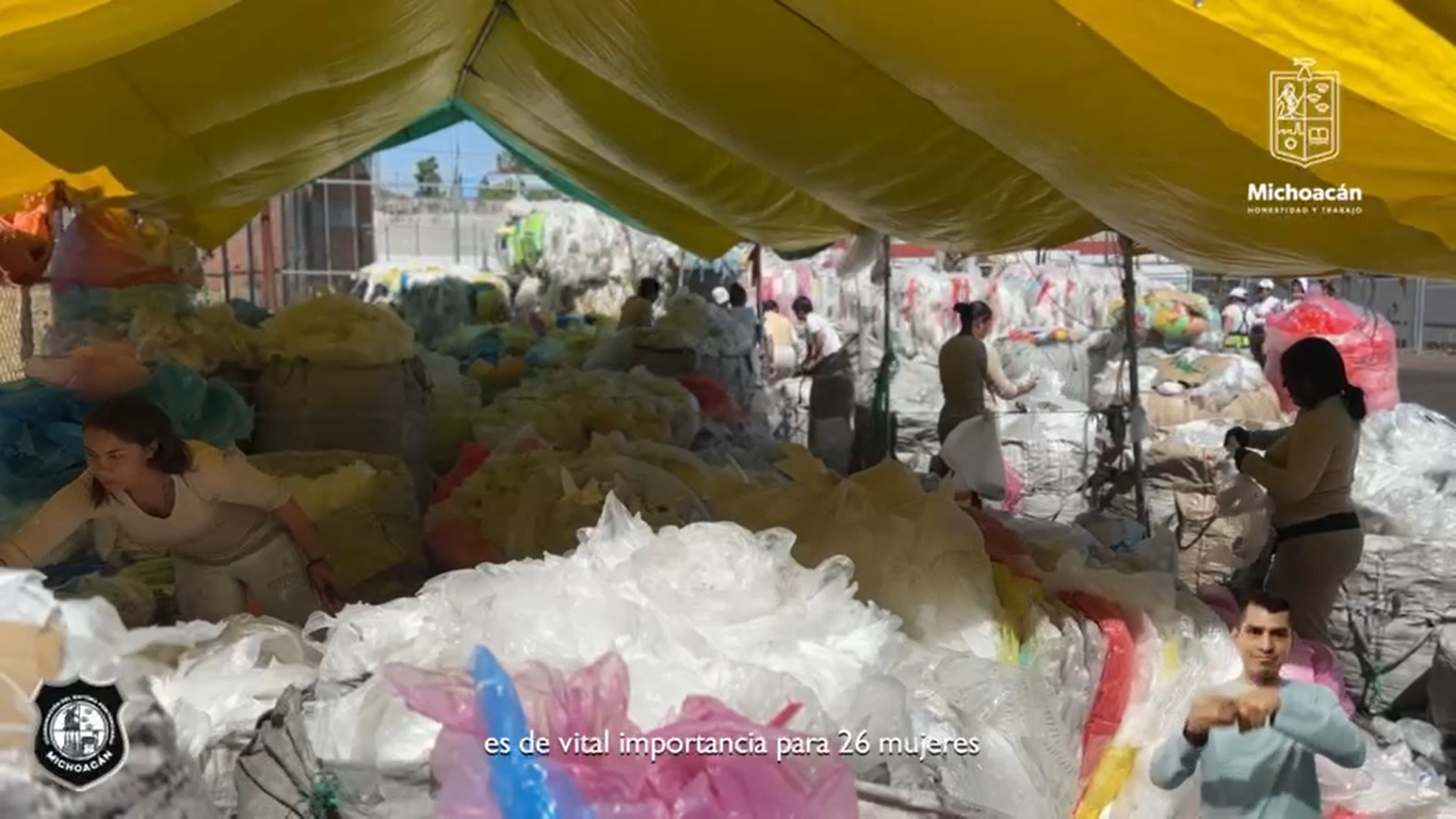 Laboran mujeres de penal de Michoacán con reciclaje