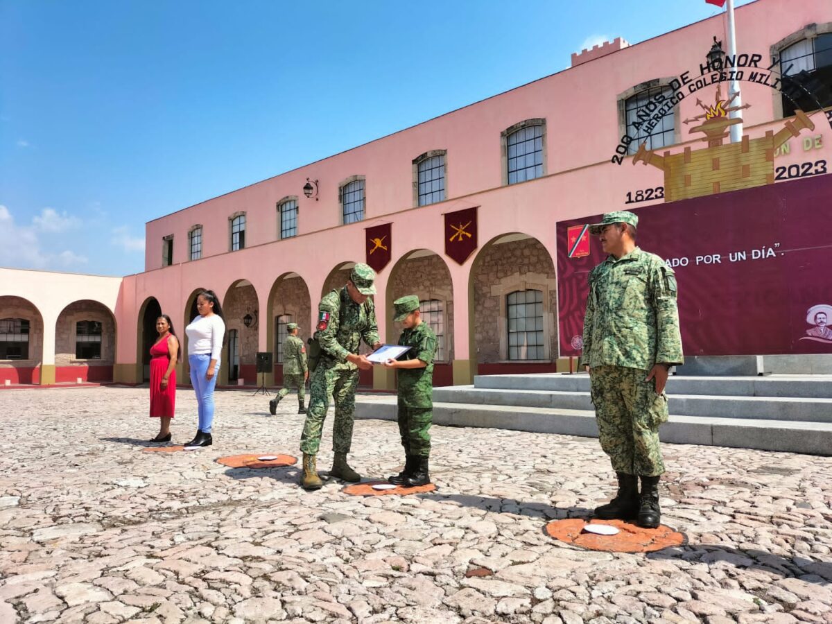 Reconoce Ejército Mexicano a menor de edad como Soldado Honorario