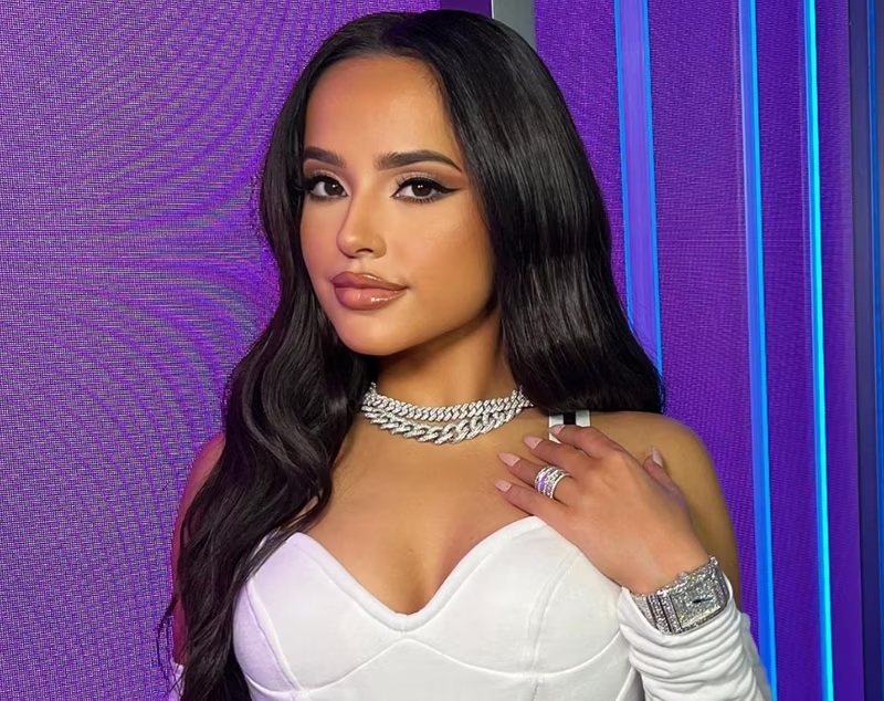 Se disculpa Becky G tras conflicto en CDMX