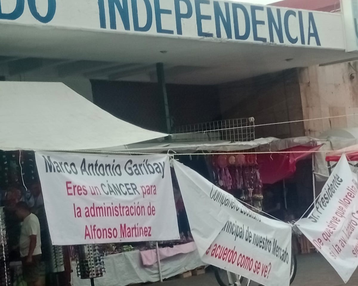 Locatarios de Mercado Independencia exigen destitución de director
