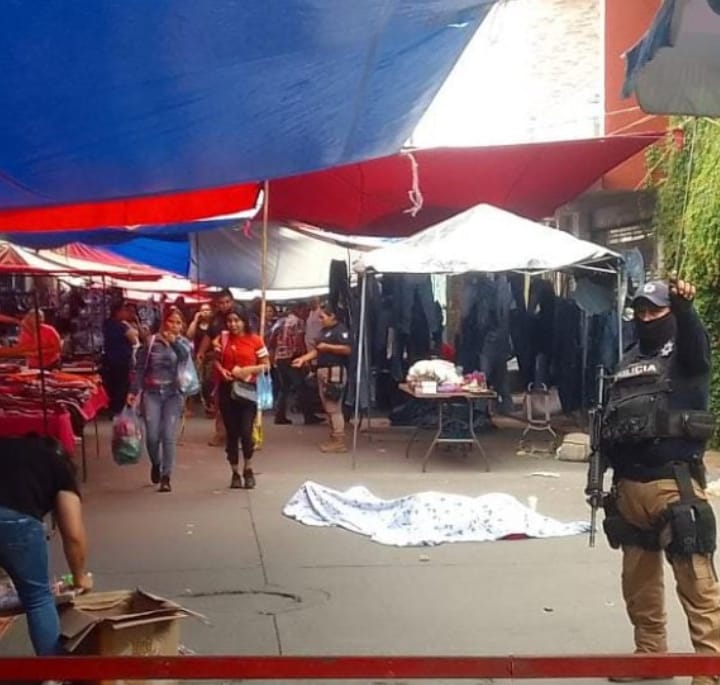 Deja ataque armado en tianguis un muerto y un niño herido