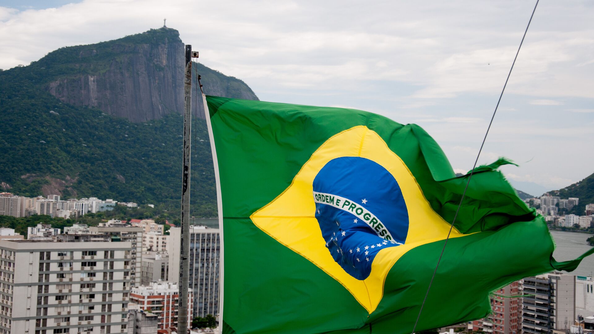 Probará Brasil semana laboral de cuatro días