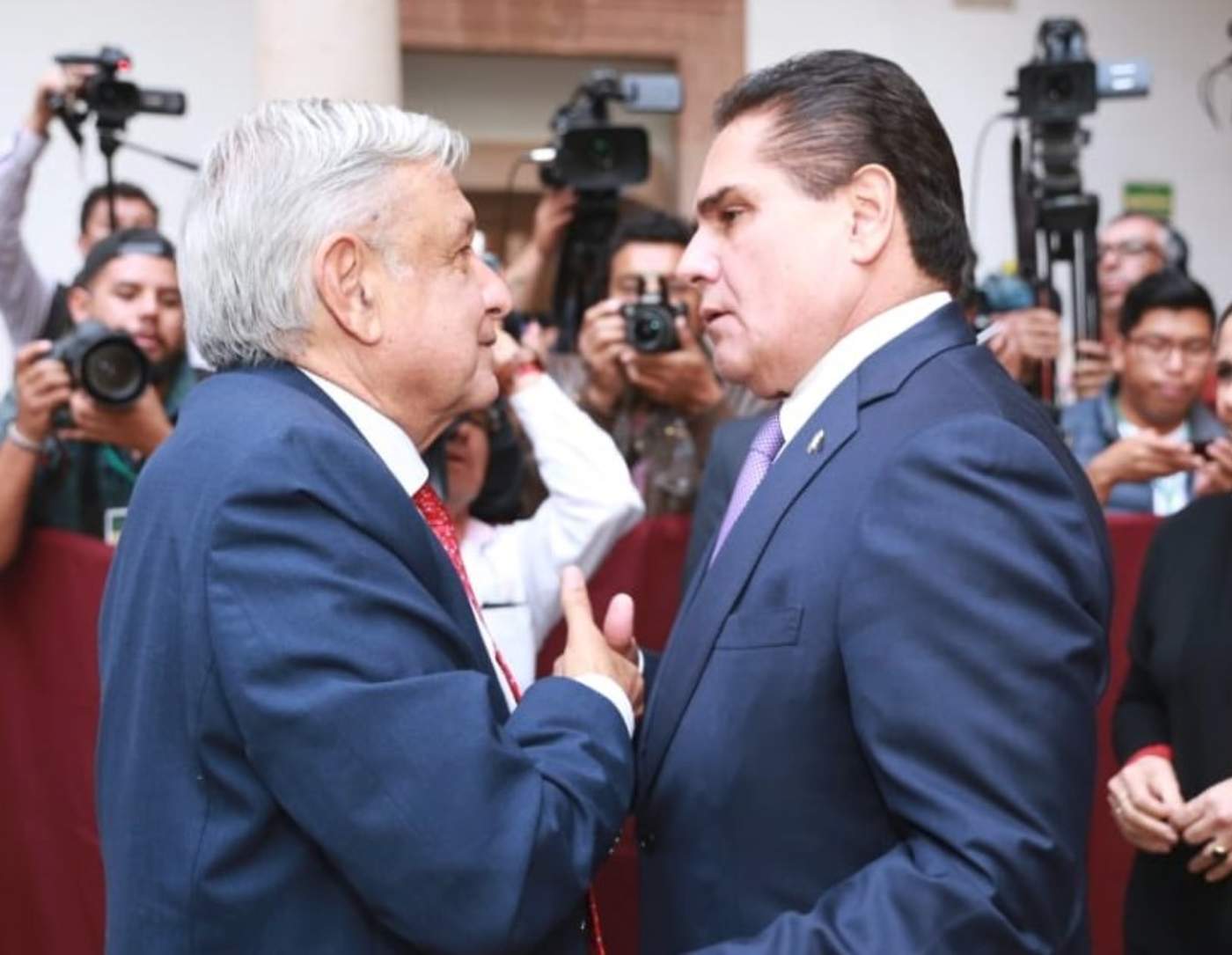 Silvano no va a ser candidato, adelanta AMLO