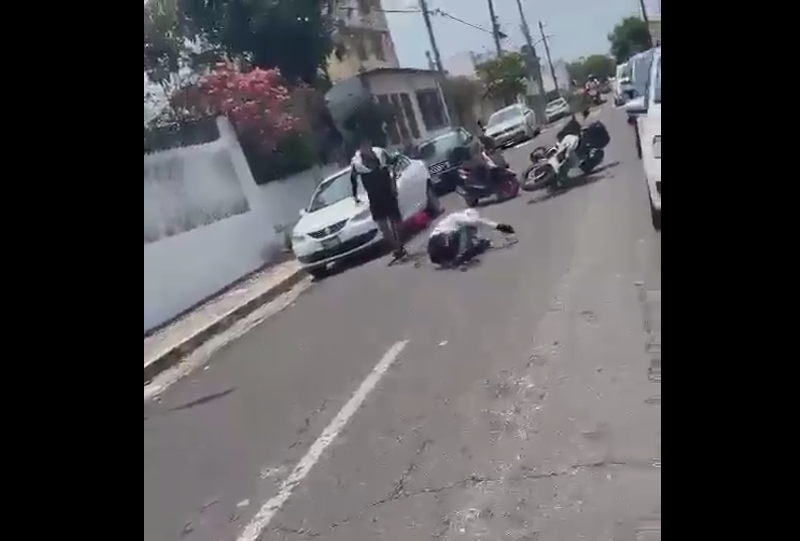 Ciudadano propina golpiza a policía municipal de Morelia