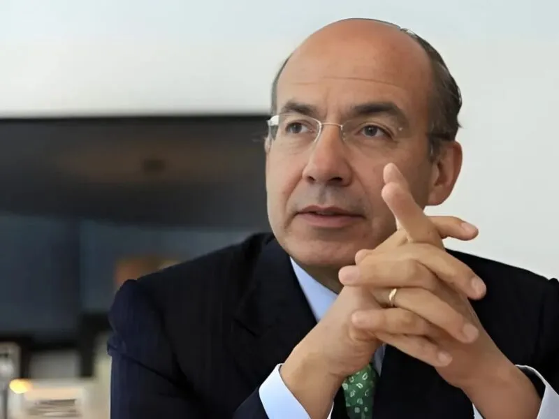Felipe Calderón recomienda a los partidos de oposición en México renovarse y abrir afiliación, tras los resultados en Edomex y Coahuila, fomentando participación ciudadana