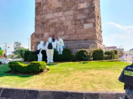 Hallan hombre sin vida en obelisco a Lázaro Cárdenas en Morelia