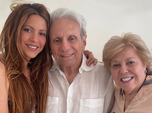 Shakira estaría junto a su padre ante complicada operación