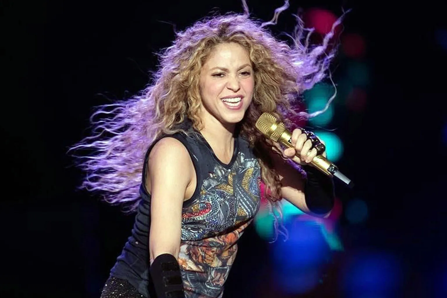 Shakira tendría romance con Lewis Hamilton