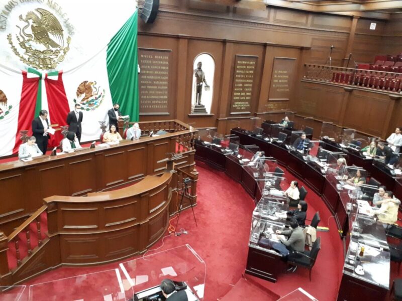 Sin consulta y fuera de tiempo, aprueba Congreso reforma electoral indígena