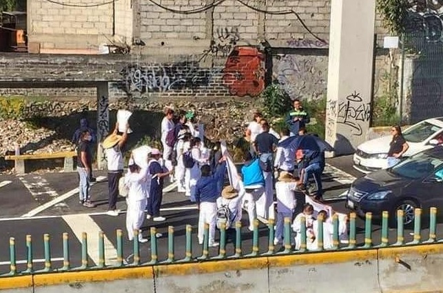 Trabajadores de salud realizan multi bloqueos en CDMX