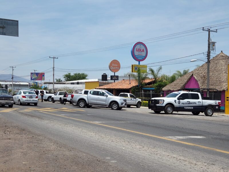 Acribillan a tres sujetos en restaurante de Ecuandureo