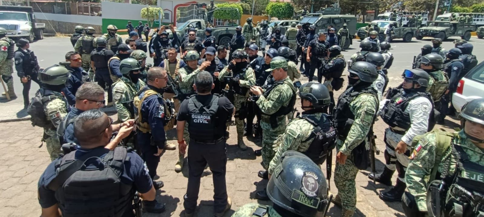 Fuerzas de seguridad toman control y liberan vialidades en Peribán-Los Reyes