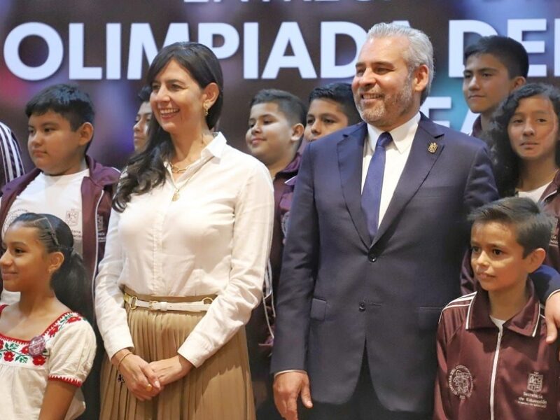 Bedolla becas Olimpiada Infantil