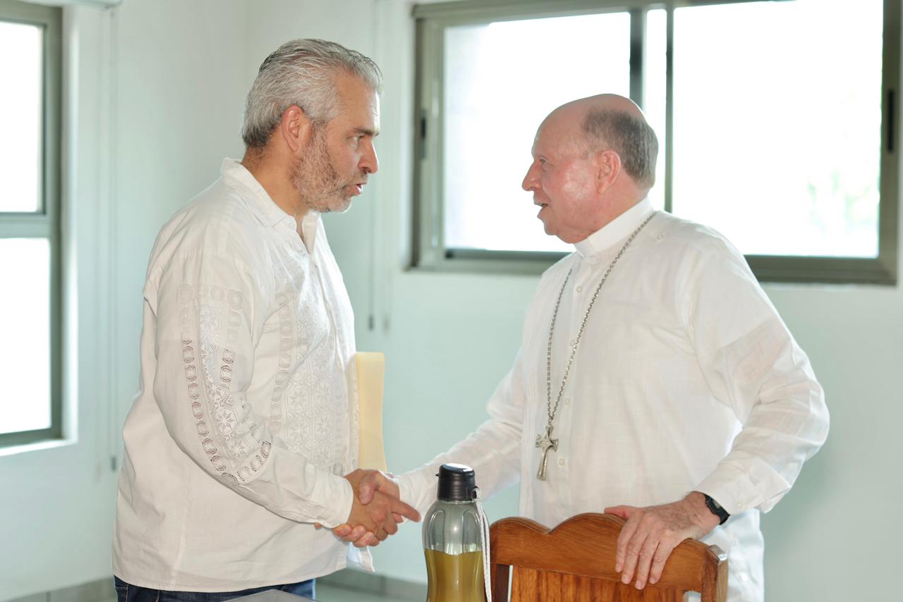 Bedolla y obispo de Apatzingán