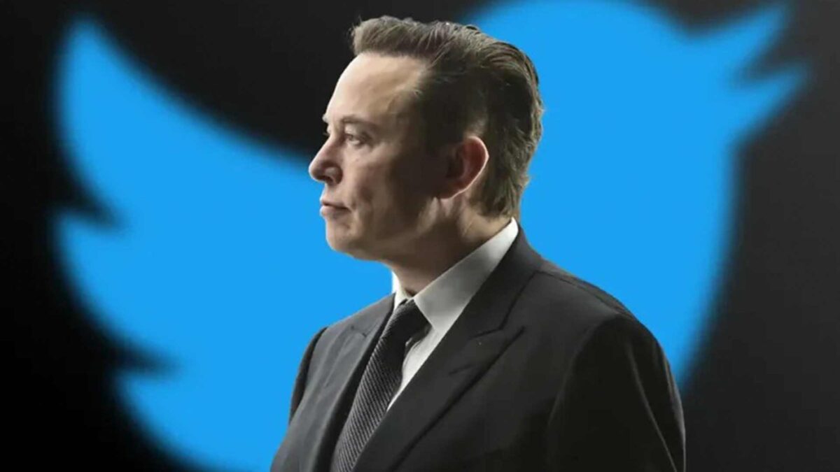 Elon Musk cambiaría famoso pajarito de Twitter a una X