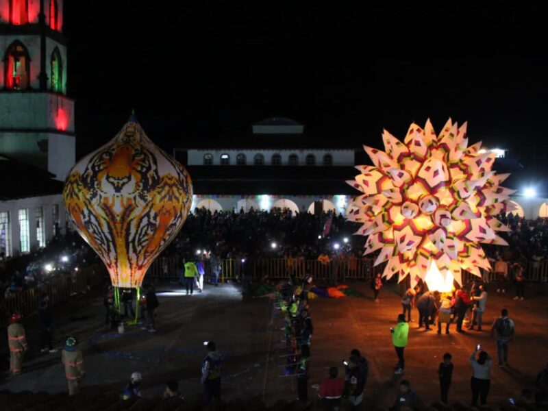 Globos de Cantoya y Feria del Pan en Paracho