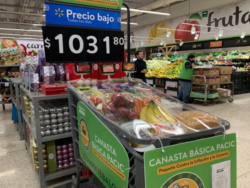 Grandes cadenas le “comen el mandado” a tianguis y mercados en costo de canasta básica