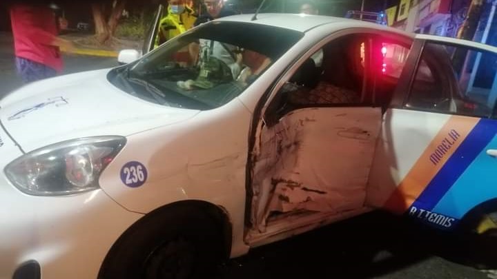 Policía Morelia chófer taxi accidente