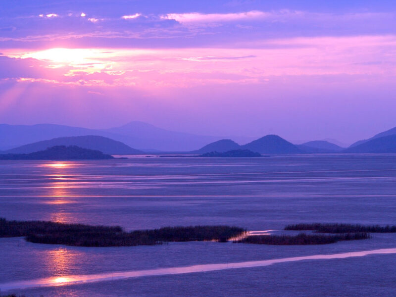 ¿Cuál es el lago más grande de Michoacán?