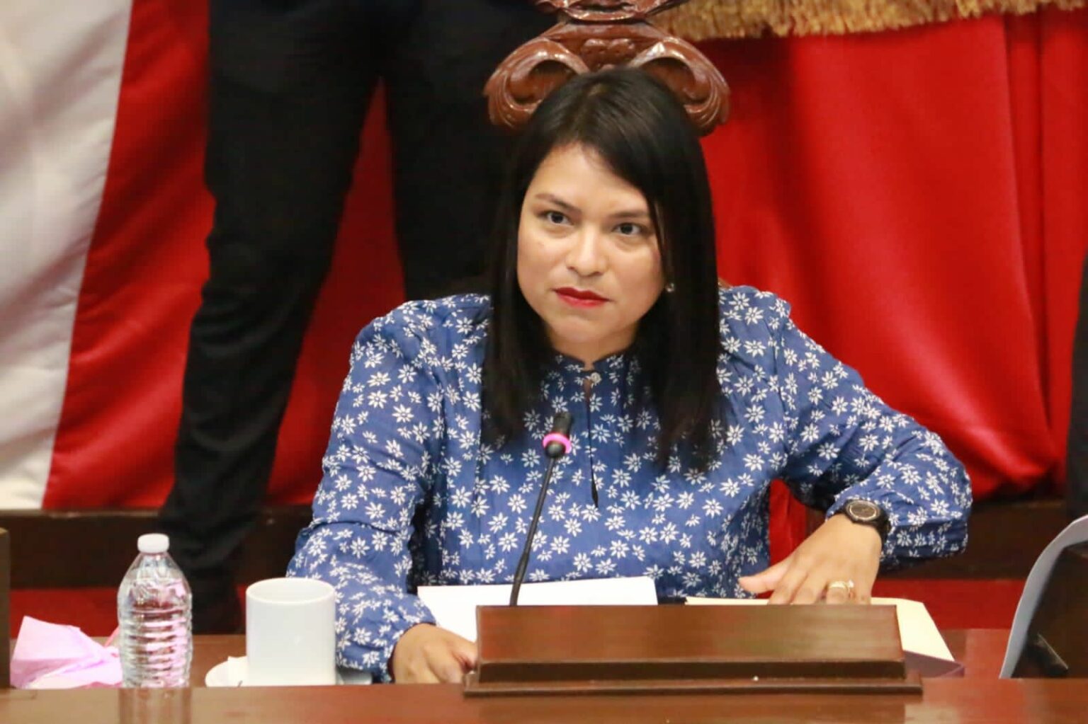 Autoridades comunales de Cherán retan a Eréndira Isauro a debate público