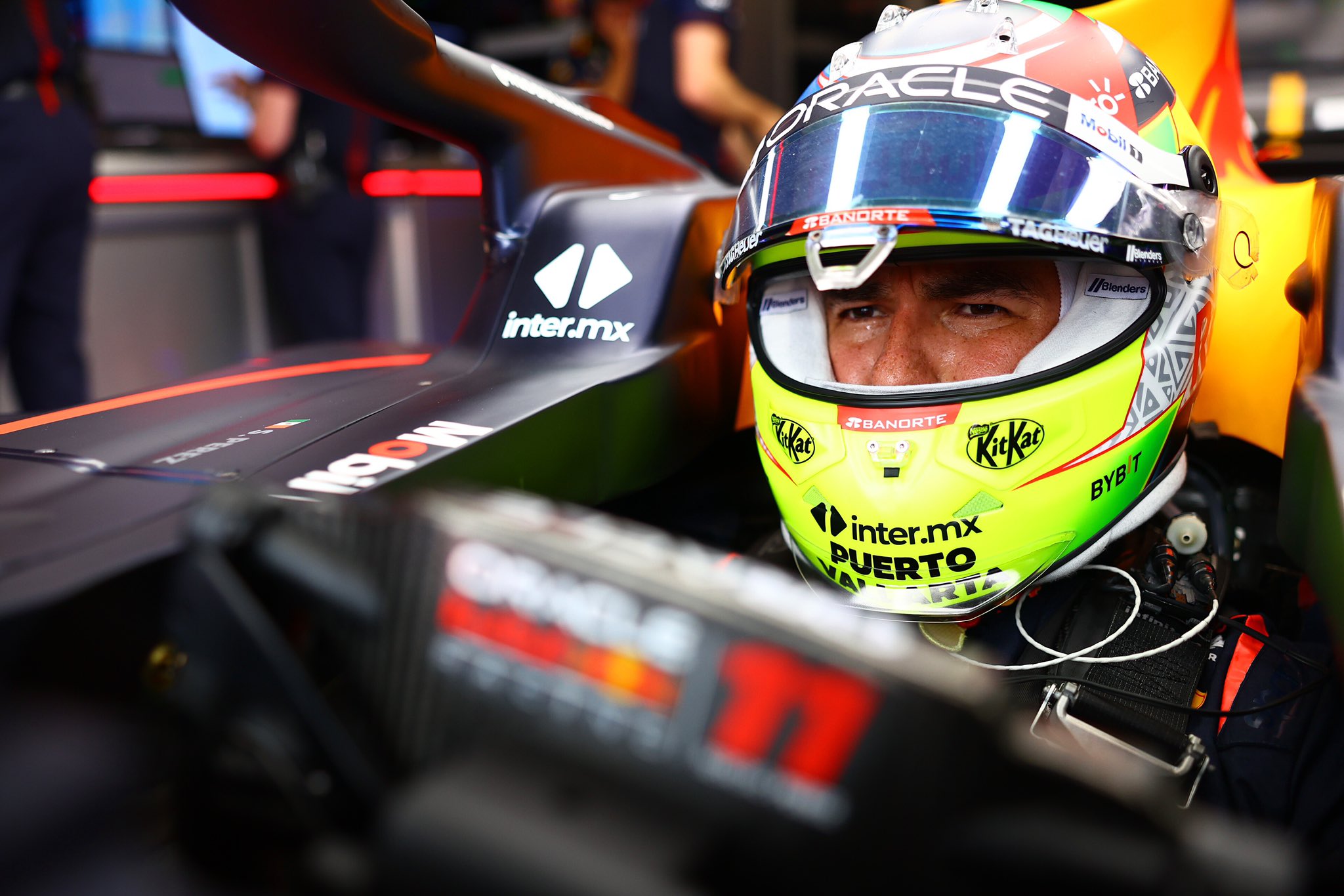 Checo Pérez queda fuera del podio en GP de Países Bajos tras penalización