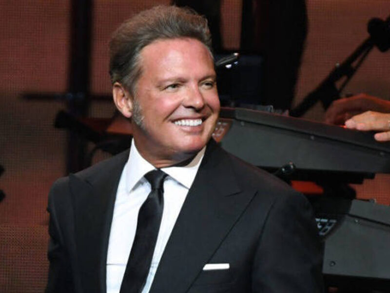 Continúan especulaciones de que Luis Miguel usa dobles en su gira