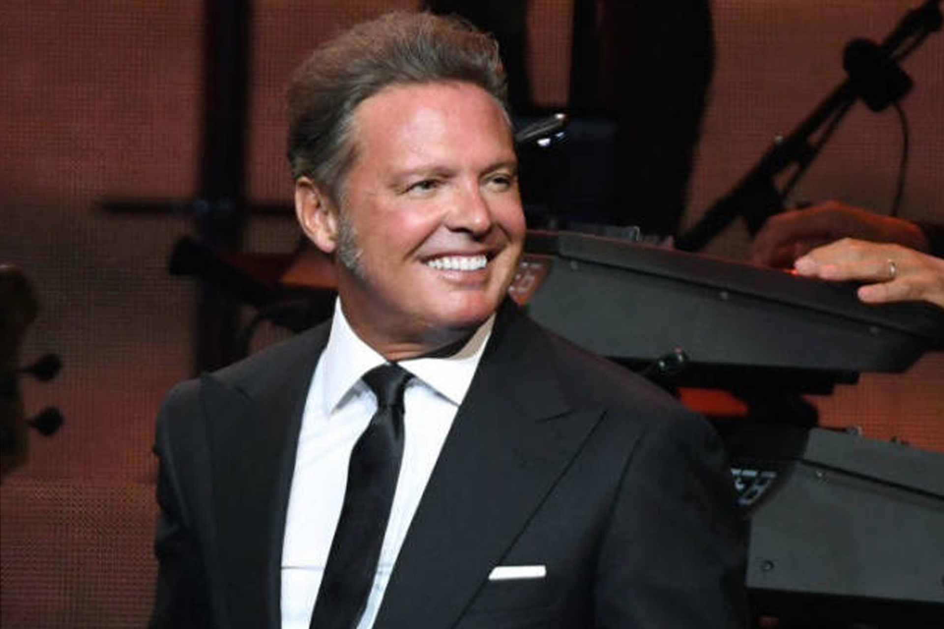 Continúan especulaciones de que Luis Miguel usa dobles en su gira