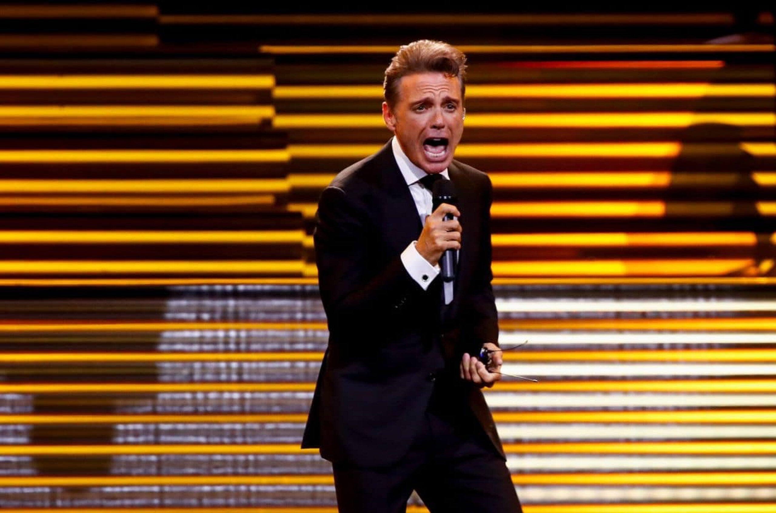 Luis Miguel sufre incidente durante concierto en Argentina