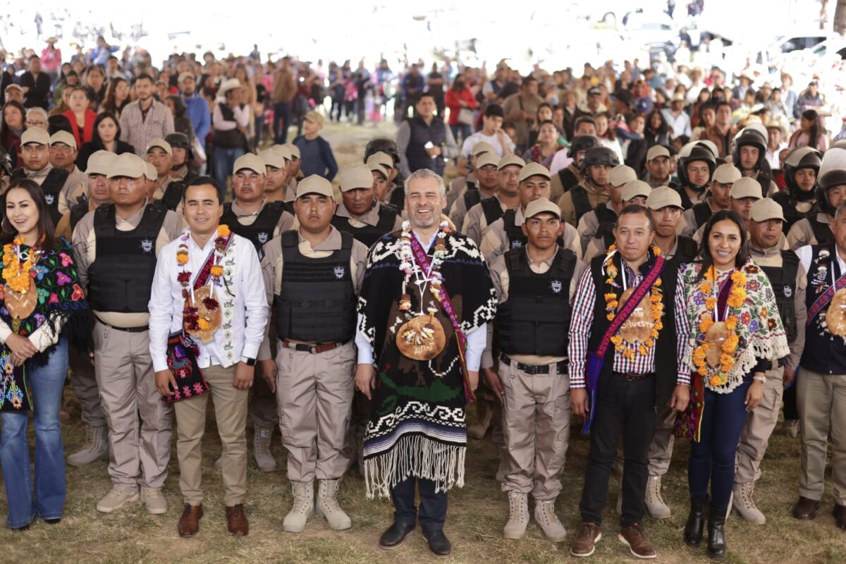 Avanza certificación de kuarichas y rondas comunitarias en Michoacán: Bedolla