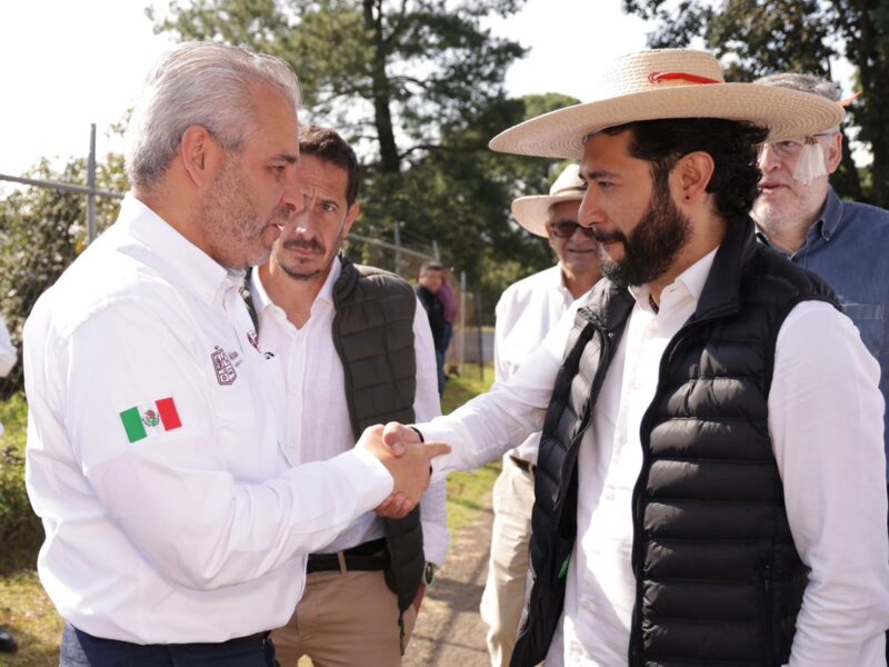 Bedolla y STSP refuerzan acciones con aguacateros para la formalización laboral