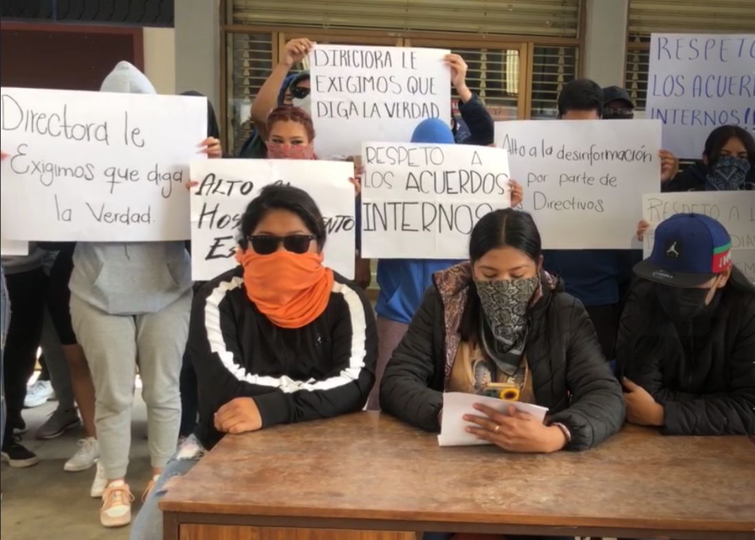 Cierran Normal Superior, acusan a docentes de hostigamiento y de no justificarles faltas