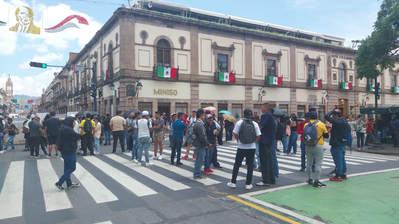 Egresados normalistas se manifiestan en Morelia; exigen contratación
