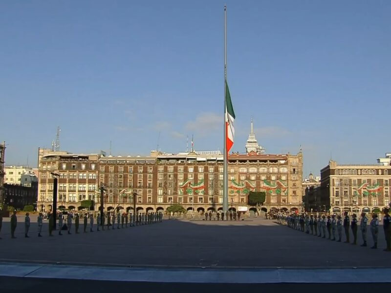 Encabeza AMLO homenaje por víctimas de sismos de 1985 y 2017