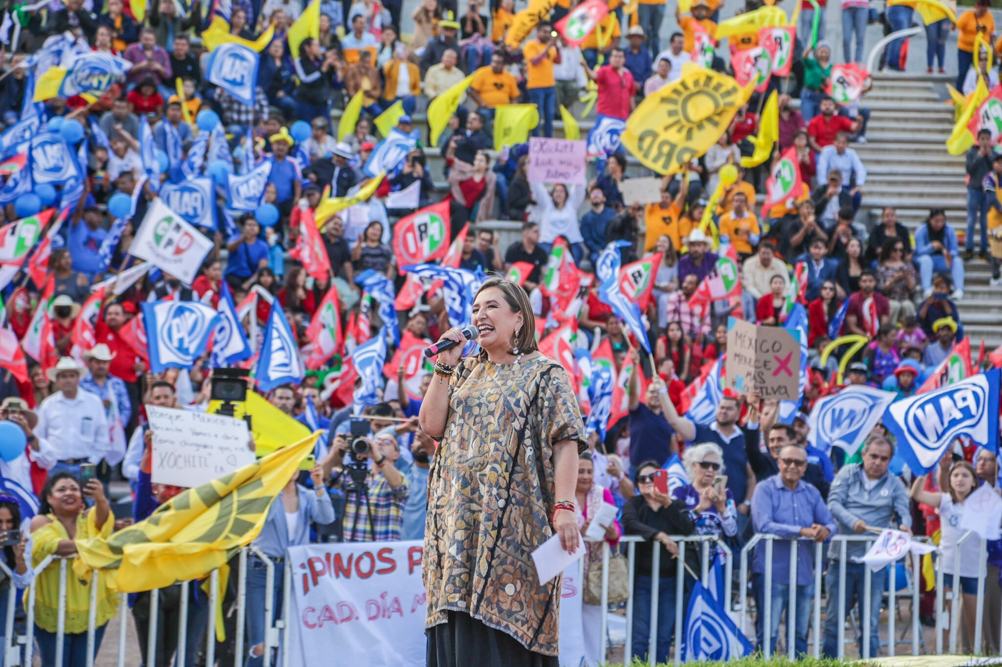 trámite de titulación de Xóchitl Gálvez