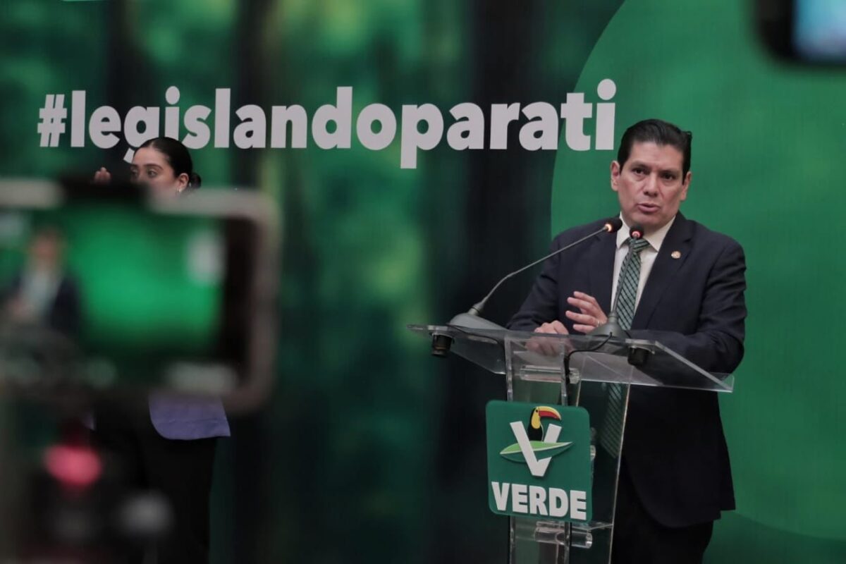 Salida de Marcelo Ebrard en Morena preocupa a PVEM