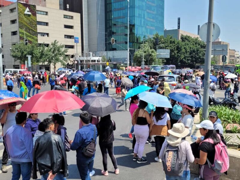 Niega líder centista violencia y privilegios de maestros en protesta en CDMX