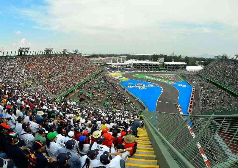 Aficionados se enfrentan en gradas del Autódromo Hermanos Rodríguez