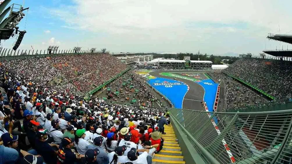 Aficionados se enfrentan en gradas del Autódromo Hermanos Rodríguez