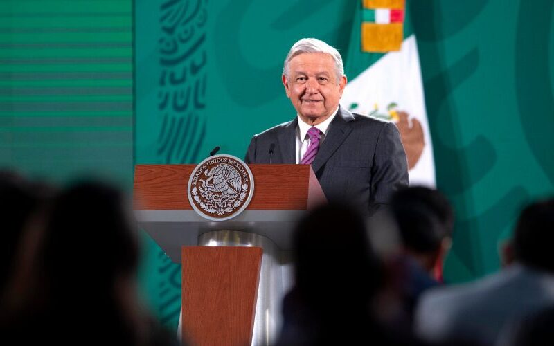 AMLO autoriza presupuesto para liquidación de trabajadores de Notimex