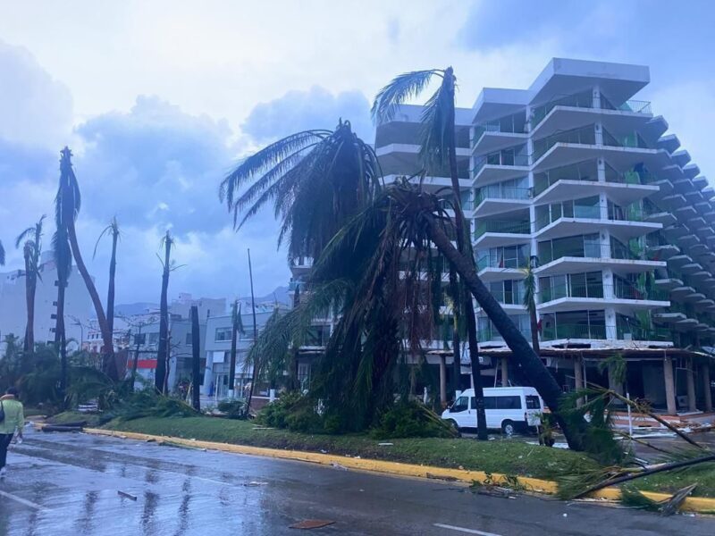 Deja huracán Otis al menos 27 personas muertas en Guerrero