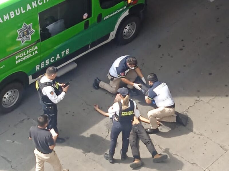 Hombre queda herido tras arrojarse de lo alto de un distribuidor vial en Morelia