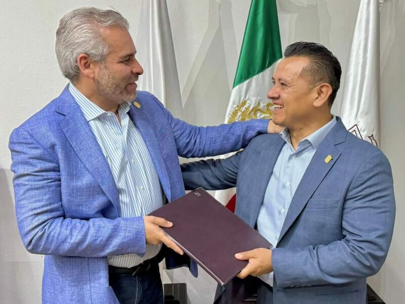 Oficial; Torres Piña renuncia a Segob Michoacán