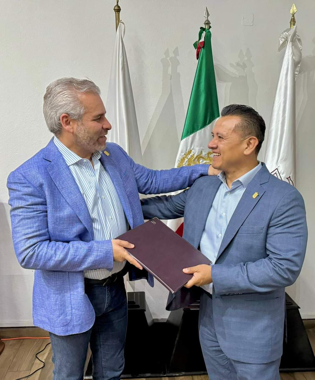 Oficial; Torres Piña renuncia a Segob Michoacán