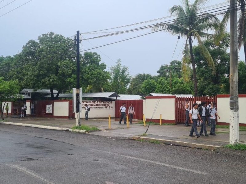 Por “Max” ayuntamiento de Lázaro Cárdenas pide suspender clases