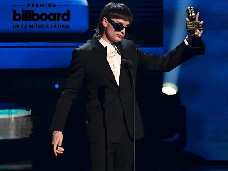 Peso Pluma se coronó como el máximo ganador de los Premios Billboard 2023, con ocho galardones. Bad Bunny y Karol G también brillaron en la noche latina