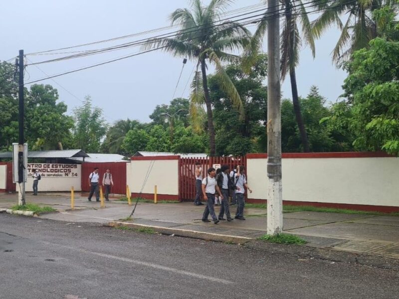 SEE no autorizó suspensión de clases en Costa Michoacana